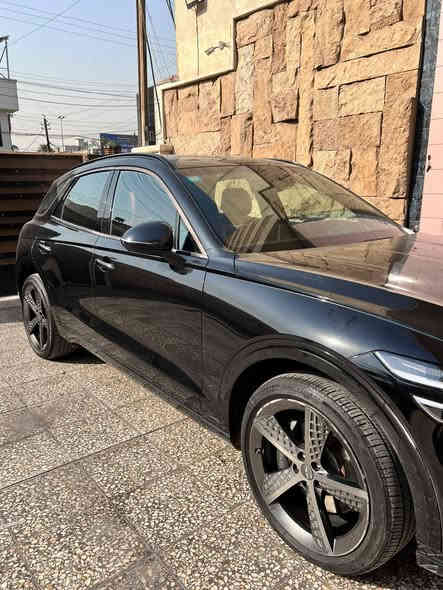 جينسسز GV70 2023 سبورت
محرك 6 سلندر 3.5 توين تيربو  برستيج اعلى فئة 
ماشية 24 الف كيلو 
السيارة حادث بنيد وجاملغ مبدلات اصل جاملغ خلفي صبغ 
سنوية وهزة جديدة رقم بغداد الجديد باسم البايع
السيارة فول مواصفات 1/1
كير ماوس 
تحكم بالشاشة ماوس
كامرات 360
انارة داخلية 
كشنات تدفئة وتبريد
وكشن السايق والصدر كهرباء 
كشن السايق مساج 
وتغشيل عن بعد
تقدم وترجع بالبصمة 
بانوراما 
تحديد مسار 
قيادة ذاتيه 
رادار 
نقاط عمياء 
اشاير ترحيب
باب الصندوك كهرباء
تايراتها الاصلية مشلن 
وتعرفون بعد مواصفات البرستيج 

السعر 33 ونص الف ولار (335)ورقه مجال بسيط
رقم سياره بغداد مكاني بغداد حي جامعه
***********
