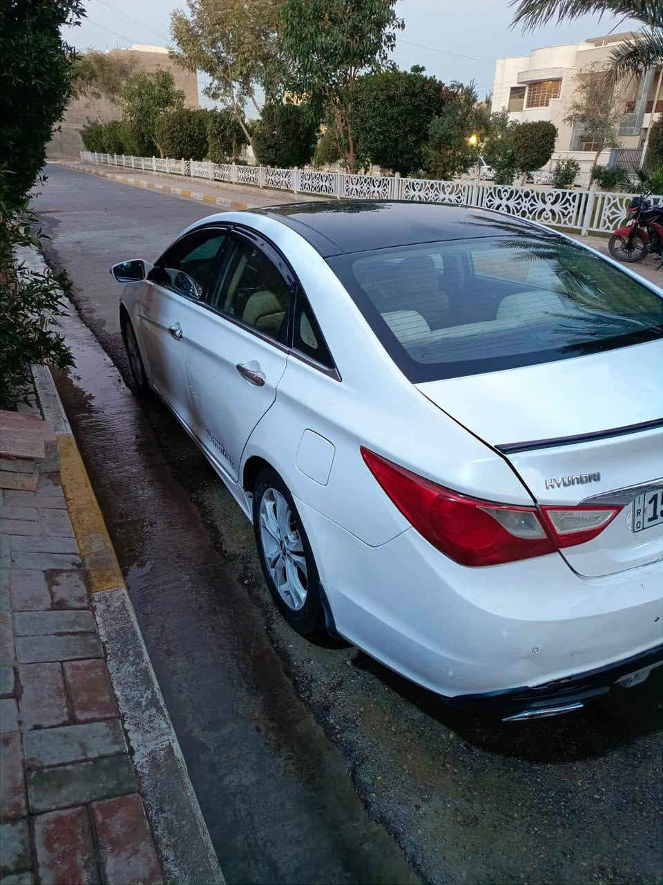 السلام عليكم ورحمه الله وبركاته سوناتا للبيع موديل 11 محرك 2400بيهه ثلاثه قطع  سونار موجود مكينه كير حداديه تمام  هزه جديده السعر 100$ بيه مجال شي بسيط الرمادي التأميم*********** متواجد واتساب
