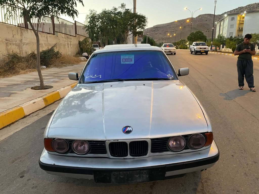 سەرەتا بەناوی خوای گەورە bmw1992مەکینە 520 کەپس کتابی لەگەڵە گێڕومەکینە ئەکسل بەشەرت تەقەوڕەقەی نییە سەیارەکەش زۆر جوانە نرخەکەشی 16گەڵاو مەجال ***********🥰 دار بنديهكان, السليمانية
