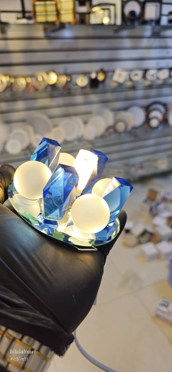 معرض المتحدة للكهربائيات  المتحدة المتحدة 
عرض سعر – قطعة إضاءة ديكورية كريستال
نقدّم لكم قطعة إضاءة ديكورية فاخرة بتصميم كريستالي أنيق، تعطي لمسة فخامة ولمعان مميّز لأي مكان.
مناسبة لغرف المعيشة، المداخل، الصالات أو الديكورات الراقية.
القطعة جديدة وتعمل بكفاءة عالية، وتضيف إضاءة ناعمة وجذابة للمكان.
السعر بدون مصباح: 1500
العرض لفترة محدودة
للطلب والاستفسار يرجى التواصل معنا


**إذا كنت صاحب هذا الإعلان وتريد حذفه لأي سبب، رجاءا أرسل رسالة إلى الدعم الفني**