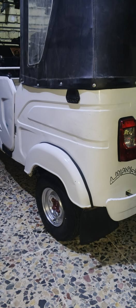 سلام عليكم تكتك للبيع موديل 2022/10/24 تكتك خير من الله كفاله مكينه ما مفتوحه مكاني حي السفير قرب شماعيه سعر 8750 (***********)
