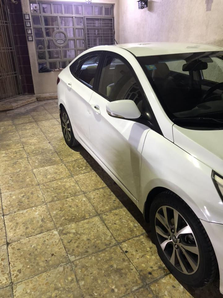 السلام عليكم اكسنت 2015 خليجي الشركة العامة للسيارات السيارة ماشية 80 الف حقيقي السيارة بيها صبغ ربع جاملخ الايمن الخلفي ونص باب الايمن الخلفي ونص دوسه اثر شخوط بدون دواخل 
كير محرك كفالة صدر امامي وخلفي جديد تخم تاير جديد باتري جديد رقم وهزه جديد كامرة شاشة تحكمات 5 ويل كب  اشاير بالمري العنوان بغداد الدورة السونار مرفق ويه الصور  السعر 112 $ غير متواجد على فيس رقم الهاتف ***********
