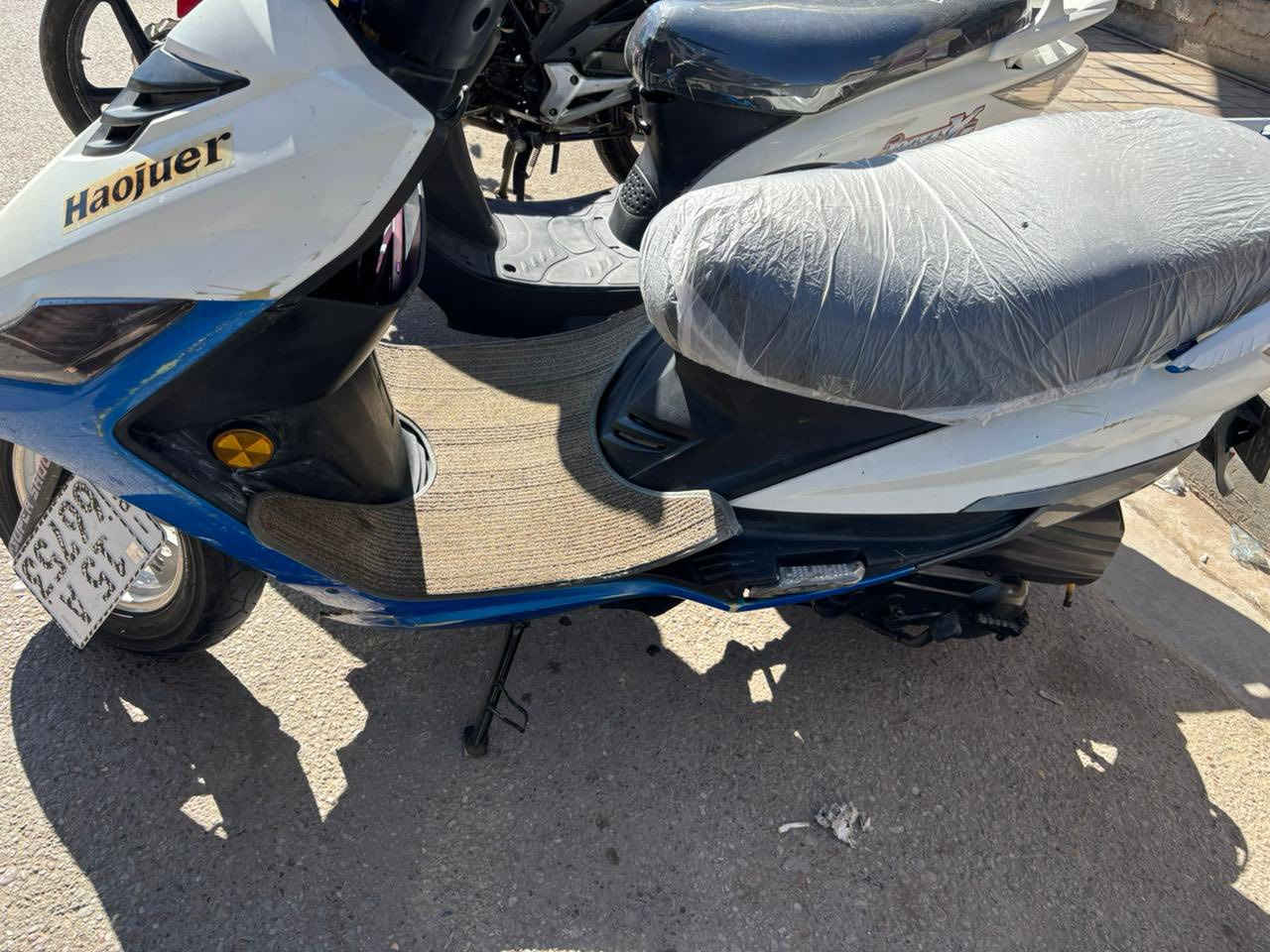 سلام عليكم للبيع هاوجي رص جديد موديل 2020 مسجل رقم وسنويه ولوحتين اجنبيه تحويل ثاني يوم.       ب 850 وبي مجال بسيط حيل. رقمي ***********
