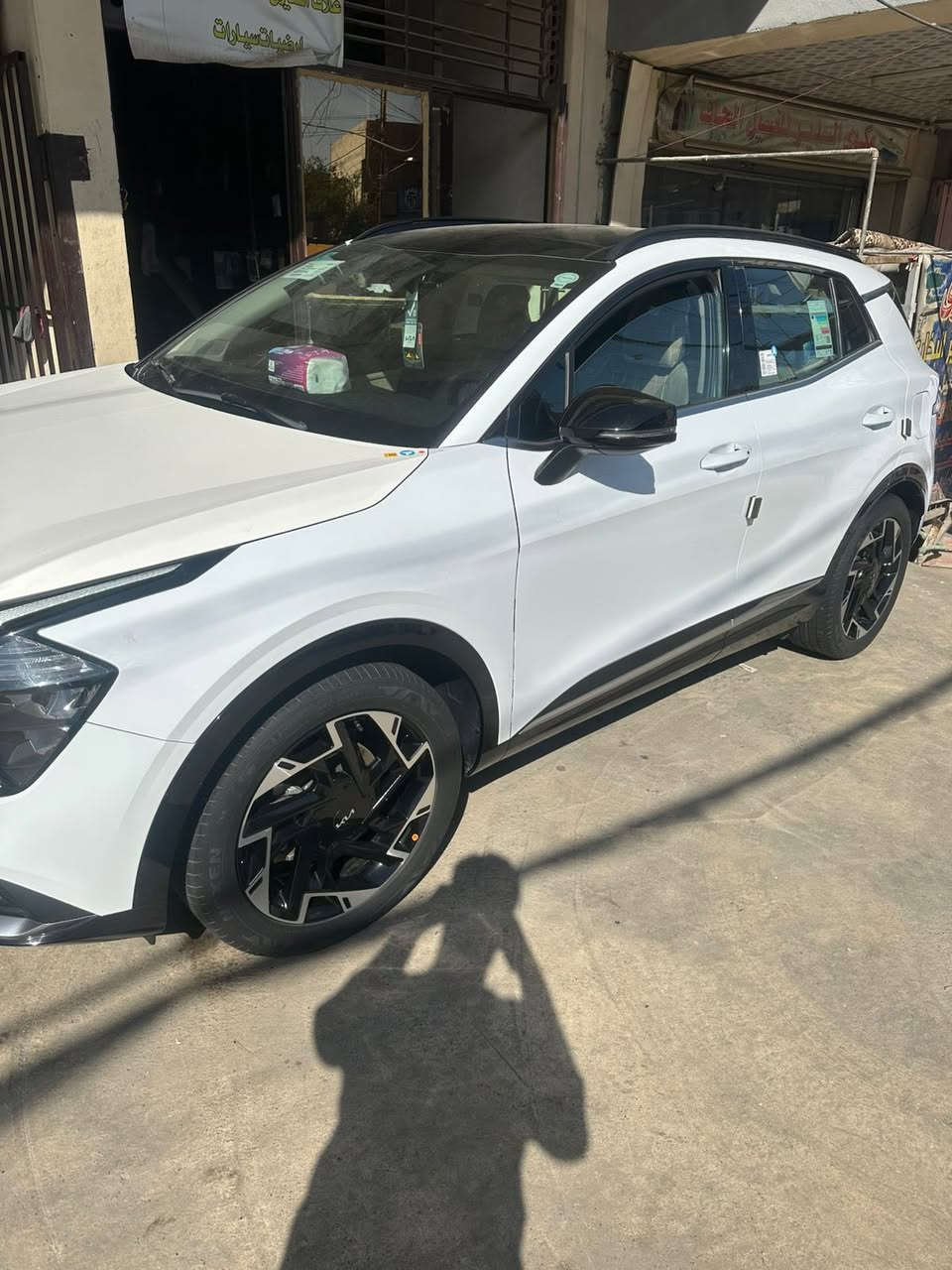 السلام عليكم 
كيا سبورتج 2024 خليجيه كفاله عامه الشركه الدوليه ماشيه 27الف   فول مواصفات بيانو بلاك كفاله من  صبغ بارد شخوط مواصفات معروفه بنوراما كشن كهرباء أناره داخليه متغيره سنويه باسمي السعر 245 مكاني بغداد جديده ***********
