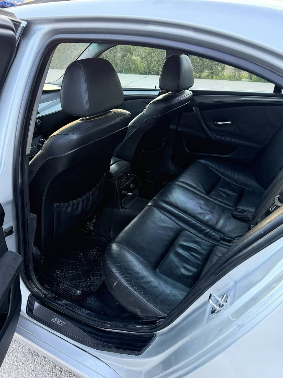 BMW  ميماتي
E -60

موديل 2008

فول مواصفات

نوزيل قصير 

V 6

بصمه

N 52 

كير كوبرا 

ستيرن كهرب اوتو 

جامات اوتو 

لايتات اوتو 

ماسحات اوتو

لايتات ترحيب 

كشنات كهرب + خزن 

كشنات تدفئه 

مسجل دبل سي دي + خزن

صندوق كهرب  
دبل اوفر 

صبغ بيها دوائر الخلفيه فقط 

مكان السياره الموصل 

السعر $135 بي مجال بسيط

رقم الهاتف ***********
