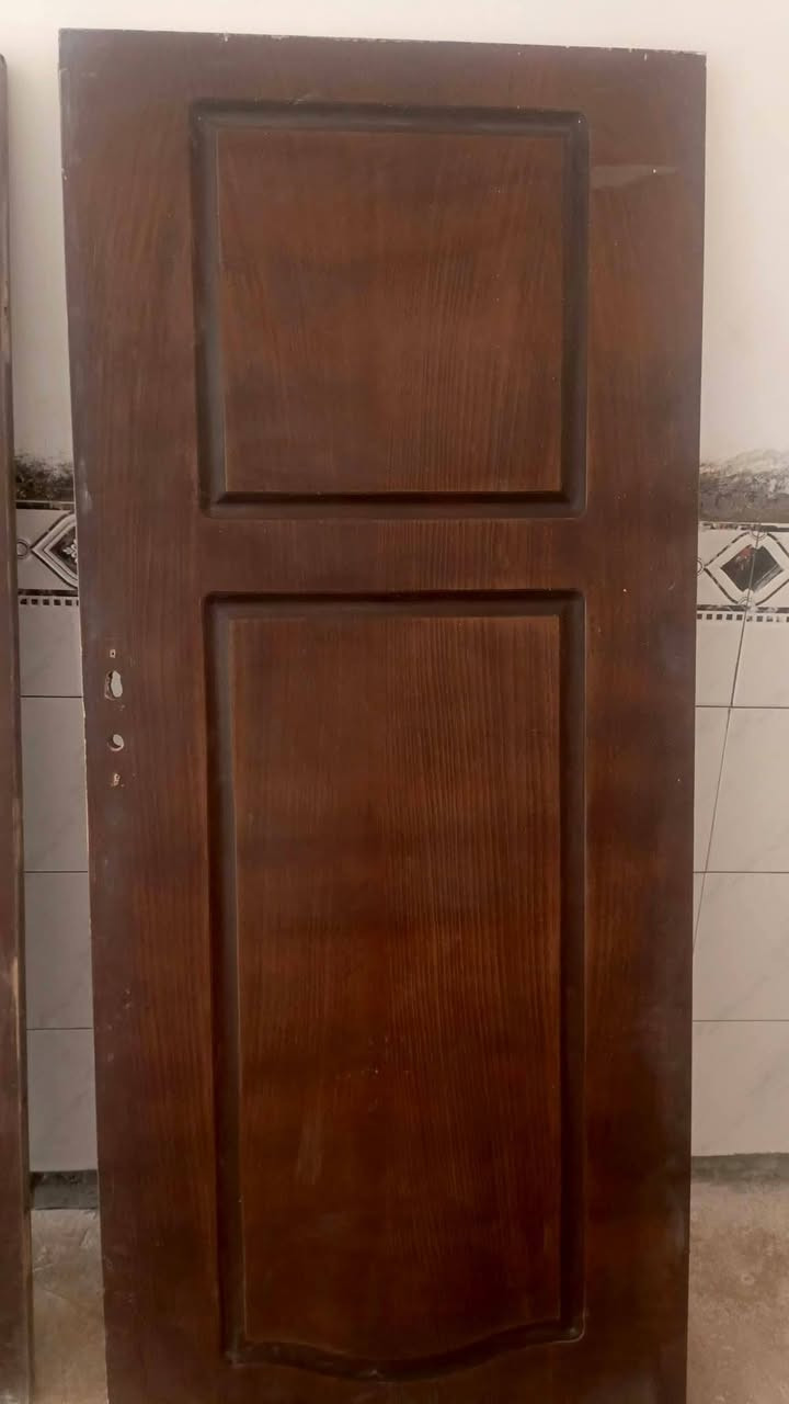 ابواب للبيع بسعر جدا مناسب الاتصال ***********
