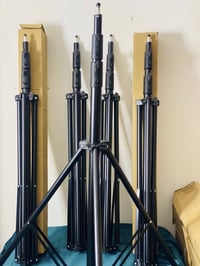 متوفر ستان اضاء اسود  جديد غير مستخدم ارتفاع٣ متر  متوفر توصيل الخاص م...