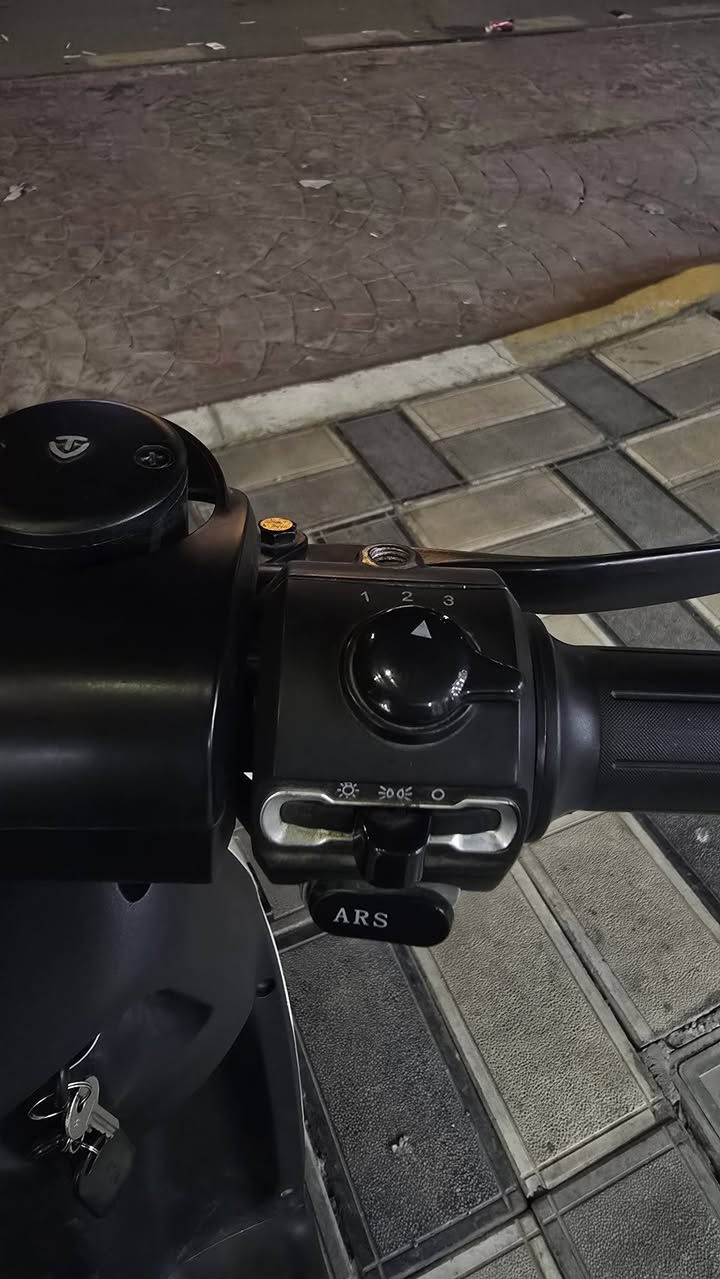 سلام عليكم
دراجه ريان ام عيون
2025
لون مميز كريمي
دراجه ملف 1200 حقيقي
بعدها جديده +بيها وصل شراء
6 بطاريات كرافين
العنوان بغداد العامريه
800
***********
