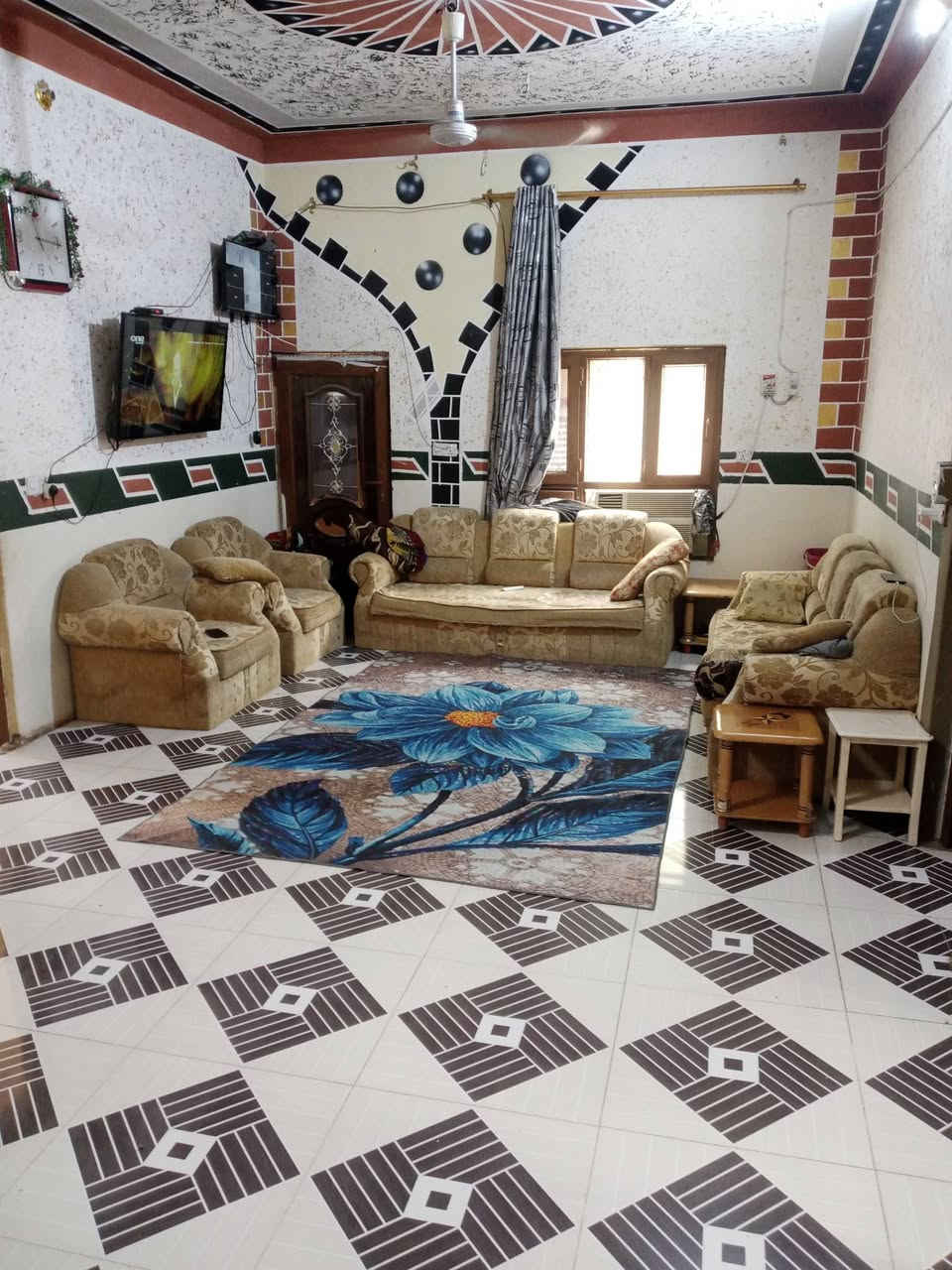 بيت للبيع عنوان شهربان جعار زراعي مقابل ملعب خماسي مساحة 260 متر استقبال مطبخ قرفتين نوم وصاله وصحيات مخزن هاتف ***********
