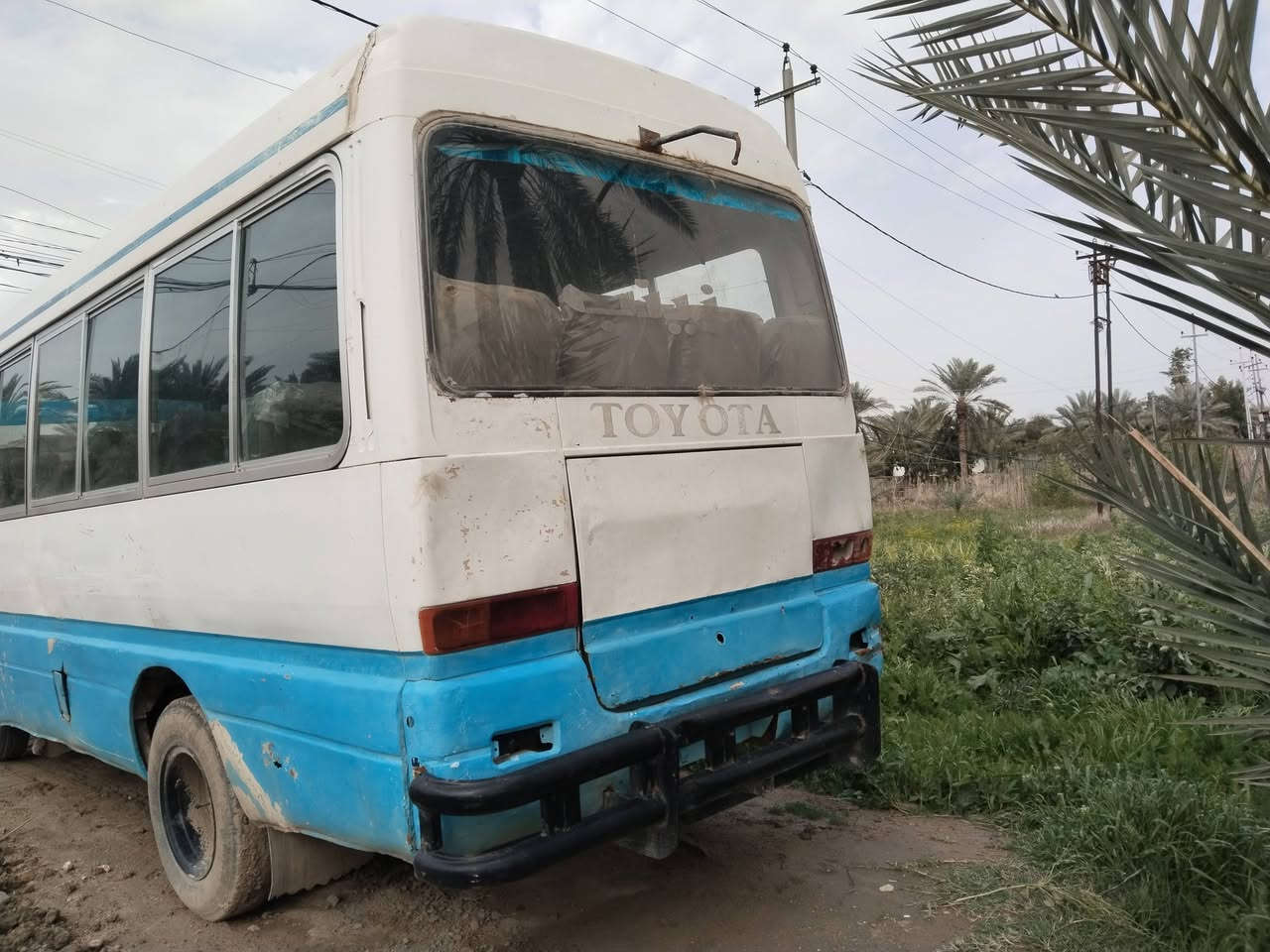 السلام عليكم سياره للبيع روزه موديل 91 رقم الماني ورقي مكينه كيه وكير كيه مكانه كربلاء السعر 4مليون وبيه مجال ***********
