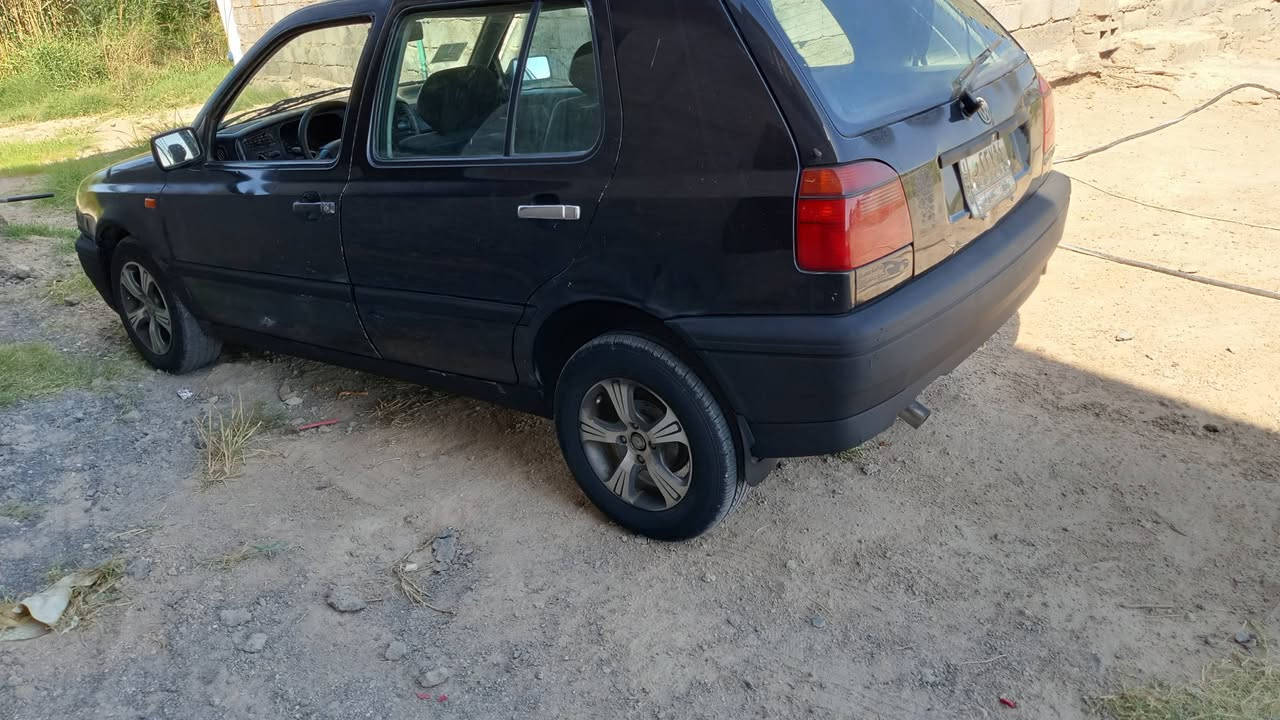 السلام عليكم كولف لبيع موديل 93 سيارة اوتوماتيك محرك وكير جديد سيارة ابلادية رقم بغداد تحويل مباشر مكان الفلوجه السعر 37  وبيهة مجال مكان الفلوجه رقم الموبايل  ***********  غير متواجد عل فيس فقط اتصال
