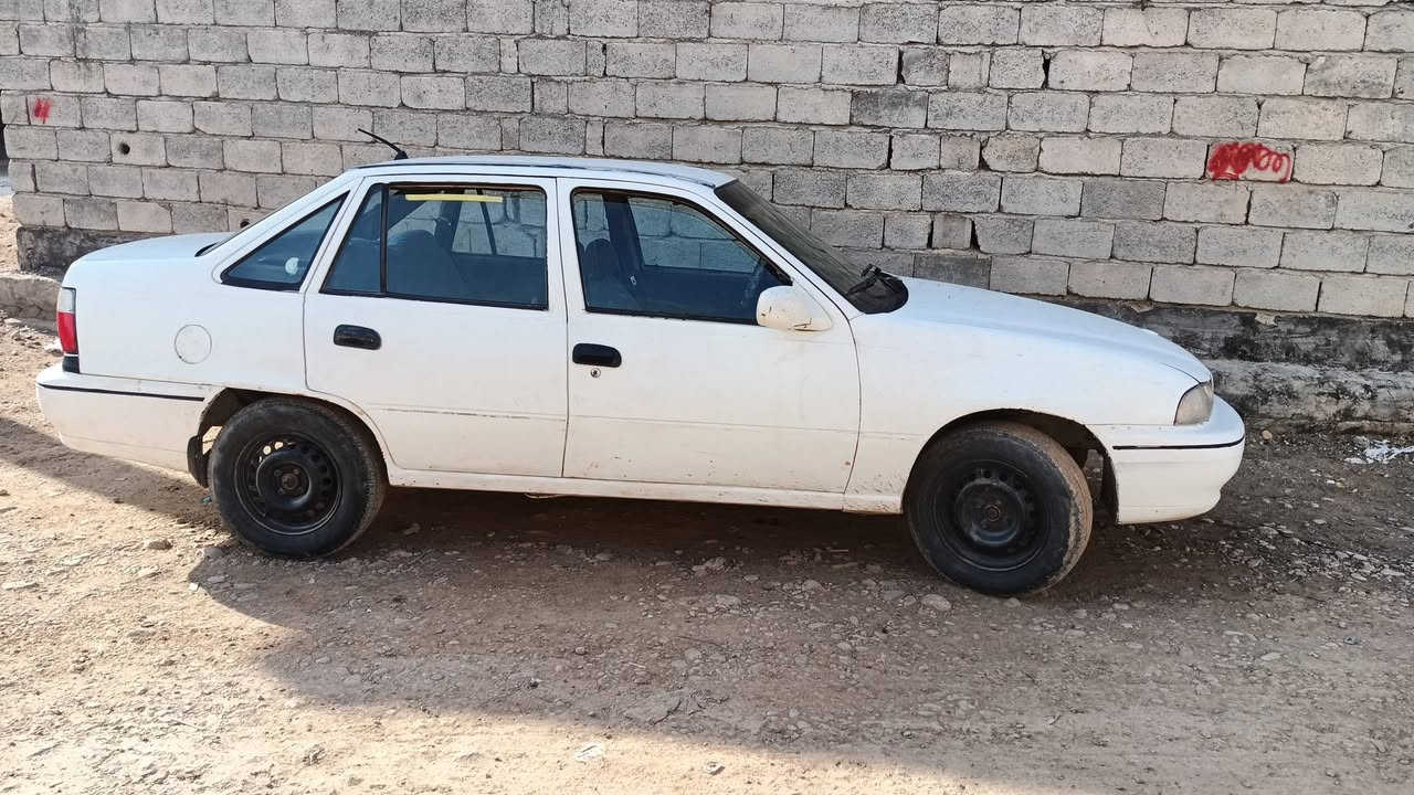 دايو سيلو اوتوماتيك كير ومحرك بلاد ومكفولات
سنويه بأسمي لل 27 هزه جديده 
داخل نضيف  
سعر 25 
***********
