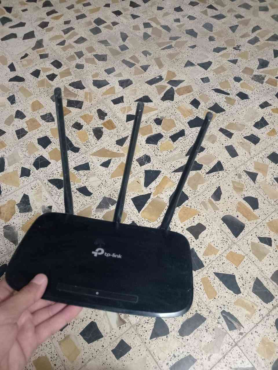 راوترات 2 للبيع مستخدمات شي قليل السعر خاص


**إذا كنت صاحب هذا الإعلان وتريد حذفه لأي سبب، رجاءا أرسل رسالة إلى الدعم الفني**