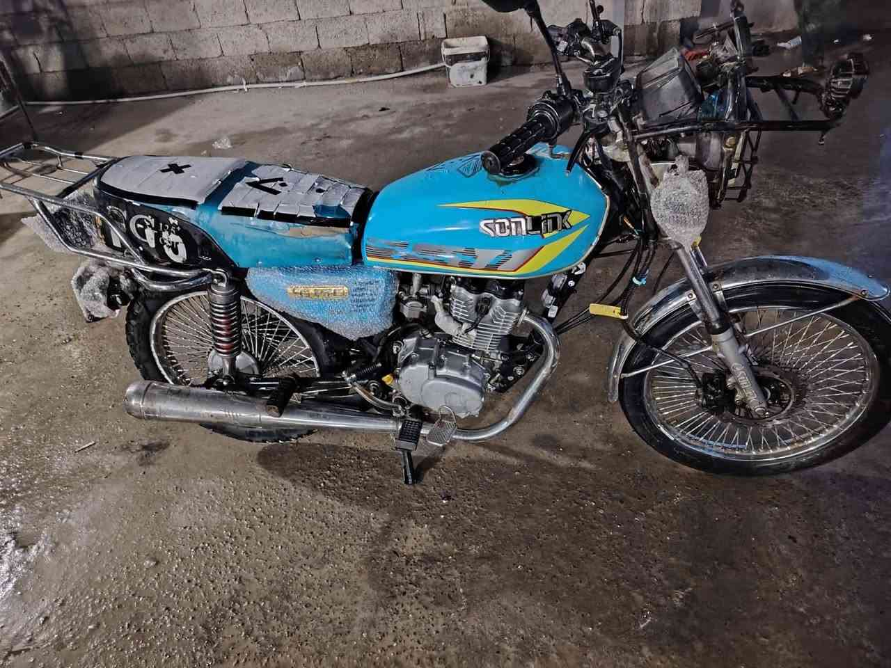 السلام عليكم ورحمة الله 
للبيع ماطور تايكر موديل ٢٣ جديد 
السعر ٤٠٠وبي مجال 
***********
