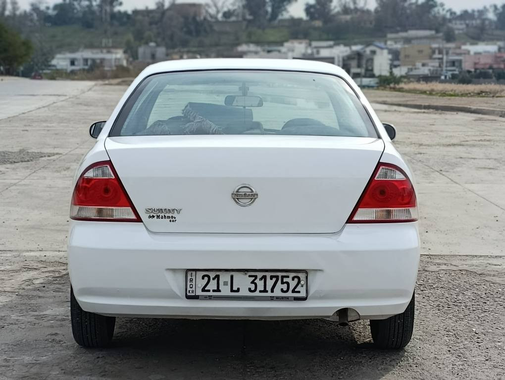 نيسان سني 2011 رقم سليمانية شرط التحويل 
سنوية 2030 هزة جديدة / بيها كوبون 

بيها صبغ شبر مأشر بالصورة
كير اوتوماتيك
جامات امامي كهرباء
تبريد ثلج
تايرات باتري صدر امامي خلفي كله جديد

السعر 103 وبيها مجال للشراي
مكان السيارة كركوك
*********** كركوك, العراق
