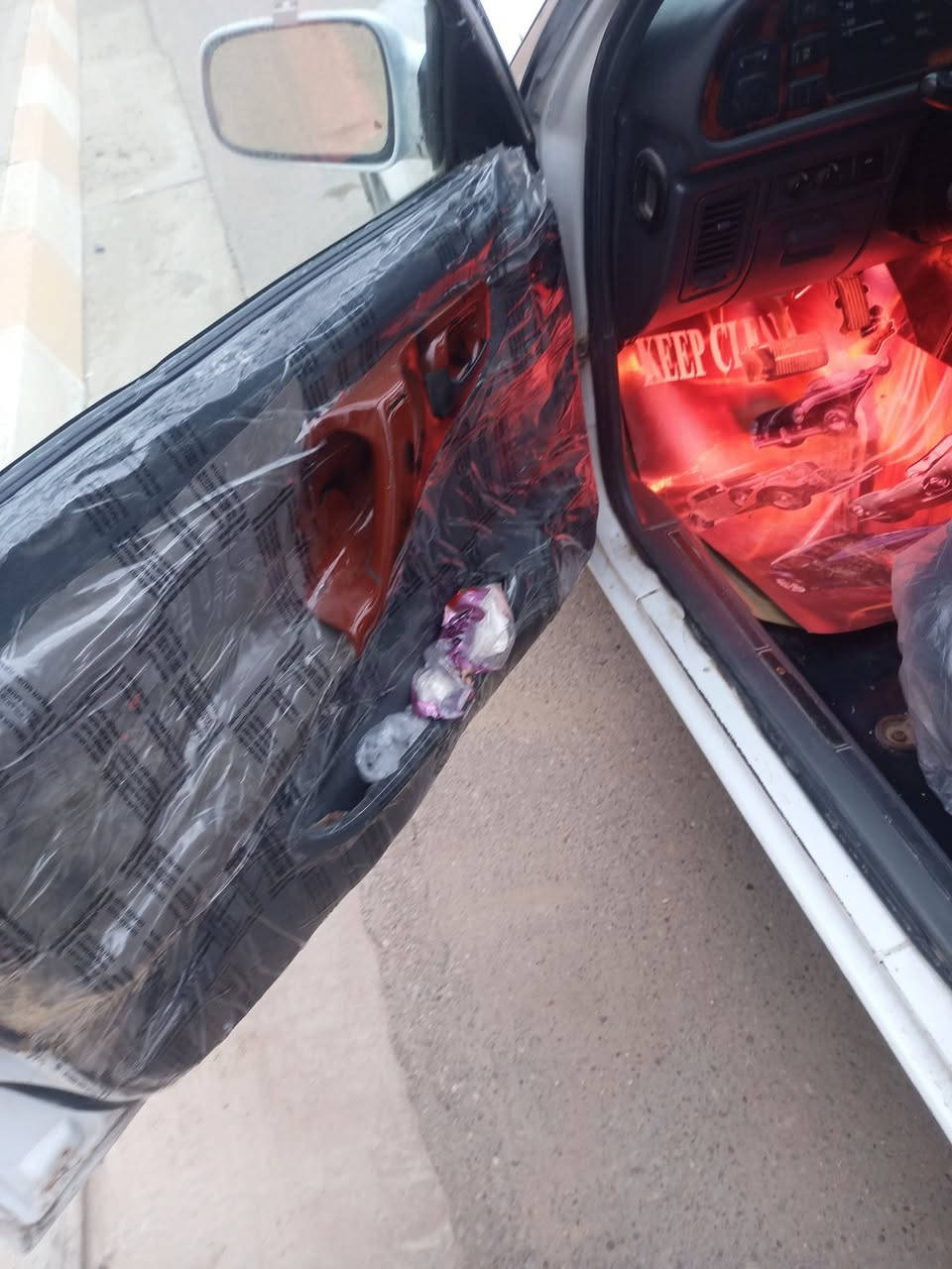 السلام عليكم برنس دايو موديل 1995 رقم بغداد مشروع وطني محرك  مفتوح كير اوتماتيك مصبوغه عام جماليه فقط السعر 42 مكان سياره فلوجه ***********
