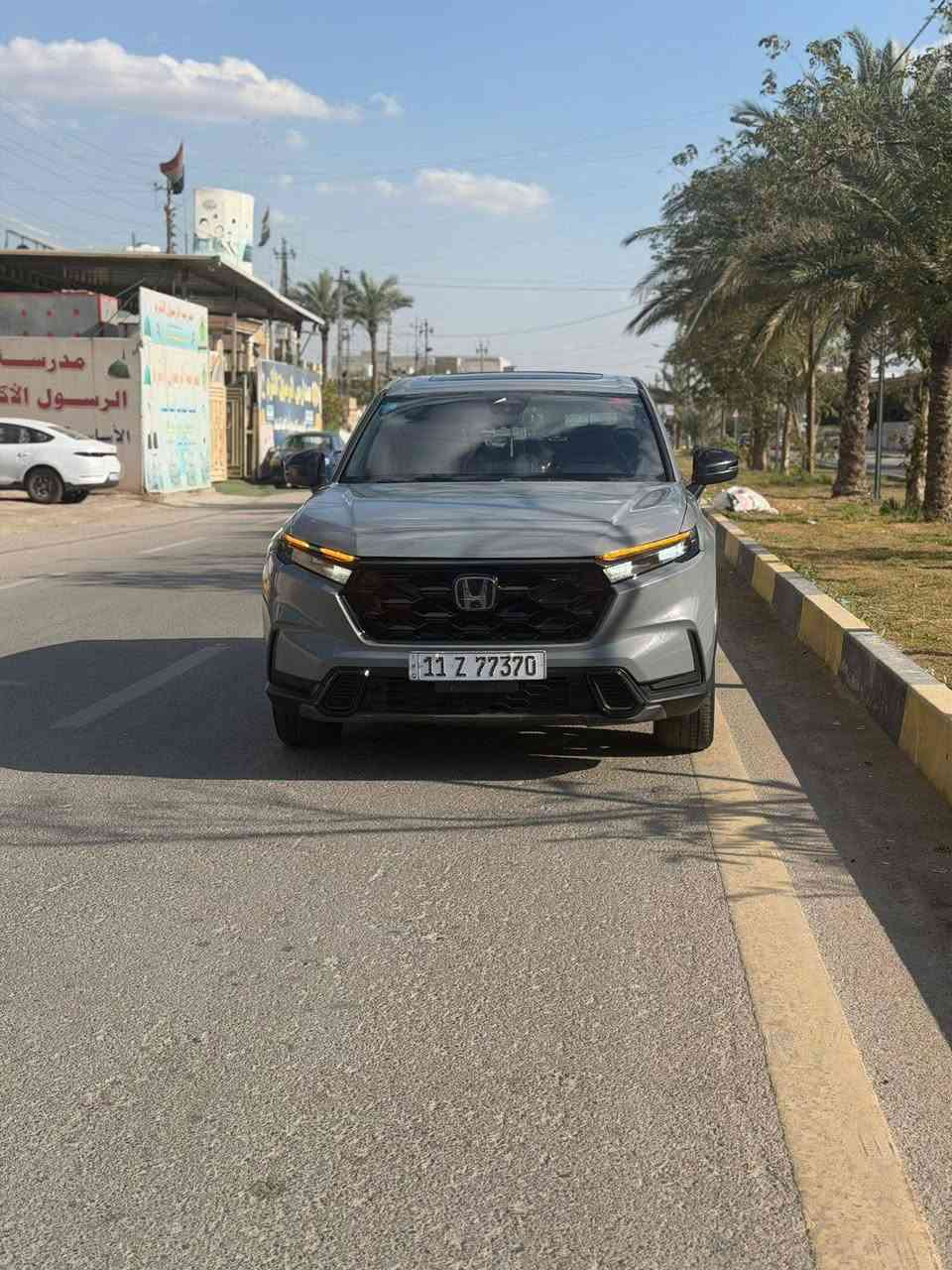 سلام عليكم 
هوندا crv 2023 sport 
حجم المكينة 2000 هايبرد 
ماشية 36 الف
فور ويل 
المواصفات بصمة دخول ذكي 
فتحة سقف 
كشنات جلد وكهرباء وتدفئة 
قطعتين تبريد 
رادار امامي وقيادة ذاتية وتحديد مسار 
السيارة مصبوغة عام بجم كبس خلف كبس 
رقم الشاصي مرفق أسفل الصور 
السعر 169 ورقة 
مكاني بغداد 
***********
