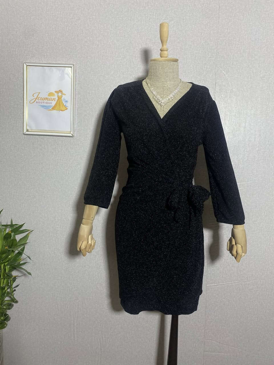 السلام عليكم متوفر كارتونه فساتين نسائيه
جديده ليبل صناااعة الماني مو شي ان 
 كوالتي عالي درجة اولى
هاي جزء من القطع 
والي يريد يشوف بضاعه بعد يدز خاص  
الكارتونه ١٠٠ قطعه ب ٣٥٠ مع التوصيل 
يعني القطعه ب٣ ونص عليك


**إذا كنت صاحب هذا الإعلان وتريد حذفه لأي سبب، رجاءا أرسل رسالة إلى الدعم الفني**