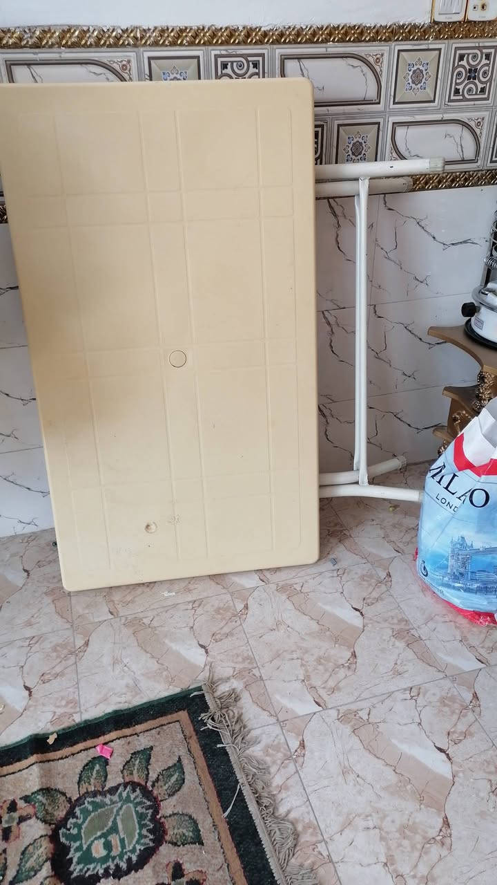 غراض بيت للبيع مستعجله عالبيعهن 
كاونتر تسكام مرمر مترونص ب٢٠٠
ديوان تسكام ٩نفرات بدون زاويه ب٢٧٠جديد
ميز طعام بدون كراسي ٣٠
غساله هيتاشي شرط الشغل والفحص حجم كبير ب٦٠
ميز شاشه ٦٥
***********
***********
