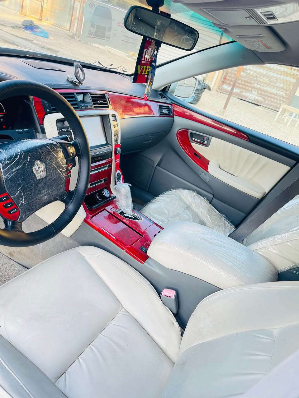 شاهينه براوه يه ٢٠٠٥ مه كينه ١٨٢ بي دوكه ل مواسفات كوشن جلد سپي ساج سور سوكان كاربا كوشن كاربا ١١٩ هه زار رؤيشتوه ويل ويلد ٢ سايز جوار تايه يي لؤك كامل جايز كراوه سه قف شوشه يي ده عم و ليدراوي نييه سه قف و كه ڤه ر به شه رته گيرو مه كينه به شه رته سحري ٥١ معامه له *********** كويسينجاك, أربيل
