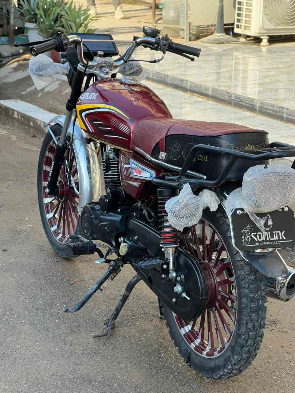 السلام عليكم سيفان 2025 للبيع دراجه جديده السعر 775 وبيها مجال قليل المكان ديالى الخالص ***********
