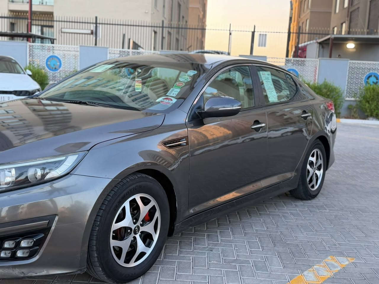 سلام عليكم ابتما مديل ١٤ امريكي سياره بيها ٥ قطع صبغ فقط بدون اي داخل بدون حادث تكم قماره شواصي الغود كفاله مكينه ٢٤٠٠  كير تبريد كله كفاله رقم بغداد بسمي مكان بغداد البياع السعر ٩٥ الرقم الهاتف ***********
