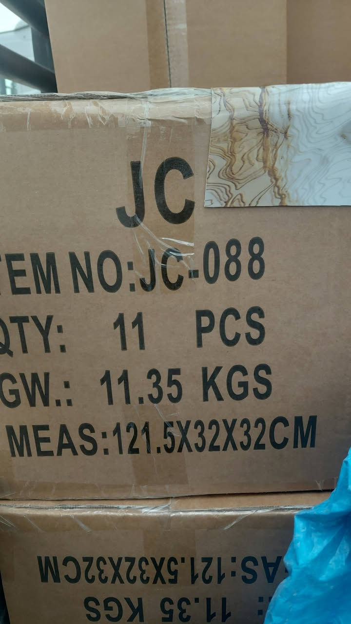 السلام عليكم يوجد رخام لاصق ذاتي يوجد كافه الاون  يوجد توصيل فقط لجمله بسعرالرواه  ٨لاف ***********
