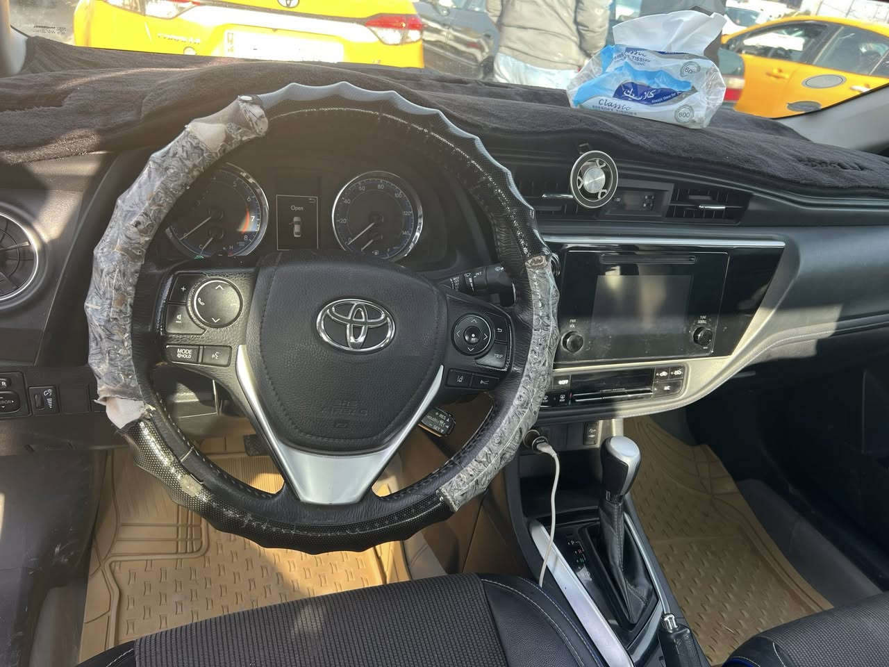 كورلا 2018 السيارة كاملة بدون نقص ضرر السيارة جاملغ يسره مع طارف البنيد بدون دواخل شرط كير مكينة شرط مكان السيارة كركوك حاليا للاستفسار ***********
