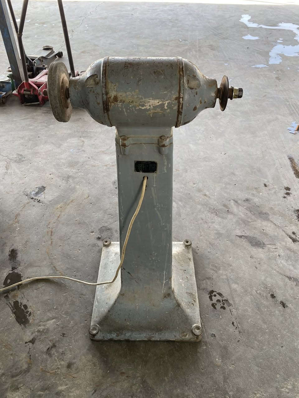 السلام عليكم كوسره ثري فيز شغاله 

للبيع ***********

السعر 450
