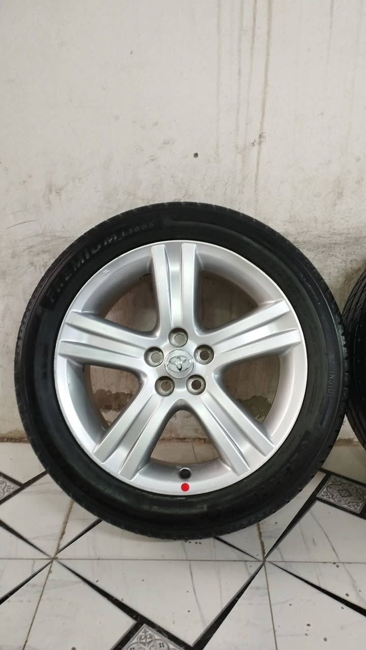 اسلام عليكم رخيص بلش سعر 360 الف واصل وجب جديد طخم عدد 4 ويل تايرات كورلا يرهم من كل من 19 22موديل حجم 17 شريكة أصلي بلادي لا كسر لا لحيم لا تصلح لا صباغ  شرط الفحص طخم طايرات نضيف قياس 215/50/17/سعر 360 الف عنوان كركوك قادسي أو لا يم نادي سولاف جامع رقم موبايل رقم اسيا بي واتساب *********** ***********
