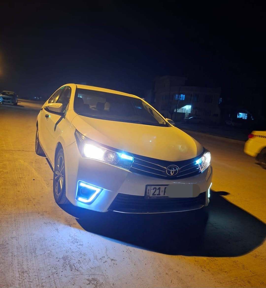 کرۆلا ۲۰۱٥        ژ.م/ ***********
کرۆلا خلیجی سپی مەکینە ۲۰ گەورە گێڕ و مەکینە بە شەرت بێ دەعم ڕەسمی سۆنەر دانراوە مواسفات se جام کارەبا ئاوێنە کارەبا شاشە ئایپاد ویل گەورە شەریکە ،  سەیارەکە زۆر پاک و جوانەو هی مەعرەز نیە ماڵی دۆستە سعر ۱٤٥ و معامەلە السليمانية, العراق
