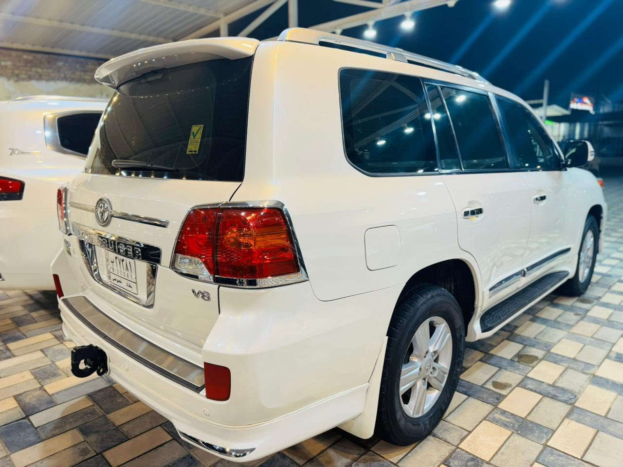 السلام عليكم
للبيع لاندكروزر مديل 2014 رقم بغداد السياره فطيم السيارة مكفوله حيل جديده ماشيه ١٧٠ الف
محرك 8 سلندر
مكان السيارة بالنجف الاشرف 
السعر 400$
هذا رقمي للتواصل 
***********
***********
