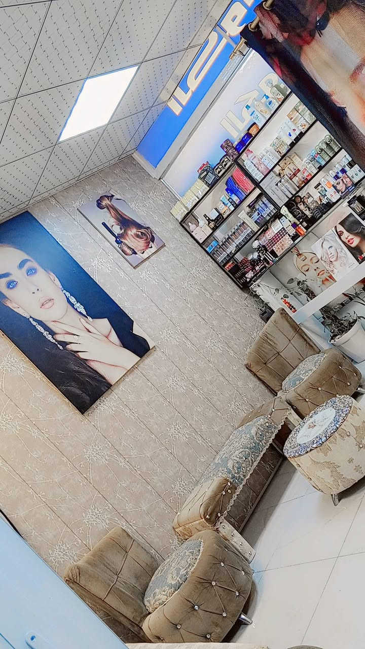 السلام عليكم حلاقه لبيع مستعجله ع بيعته والشراي مختلف وياه بسعر الاستفسار ع وتساب ***********
