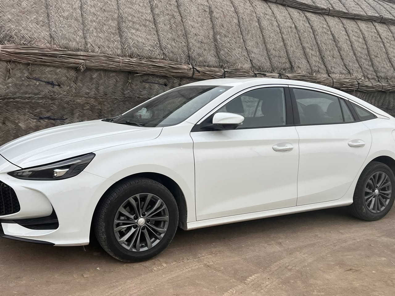 سيارة mh موديل جديد 2025
ماشيه 16 الف 
مكفوله كفاله عامه 
المحرك 1800 اعلى فئة
الون ابيض
الرقم اربيل تحويل
تحكم ستيرن 
كامرات عدد 4
تاير حجم 16
ويل كب
مكان سيارة ناصريه


**إذا كنت صاحب هذا الإعلان وتريد حذفه لأي سبب، رجاءا أرسل رسالة إلى الدعم الفني**