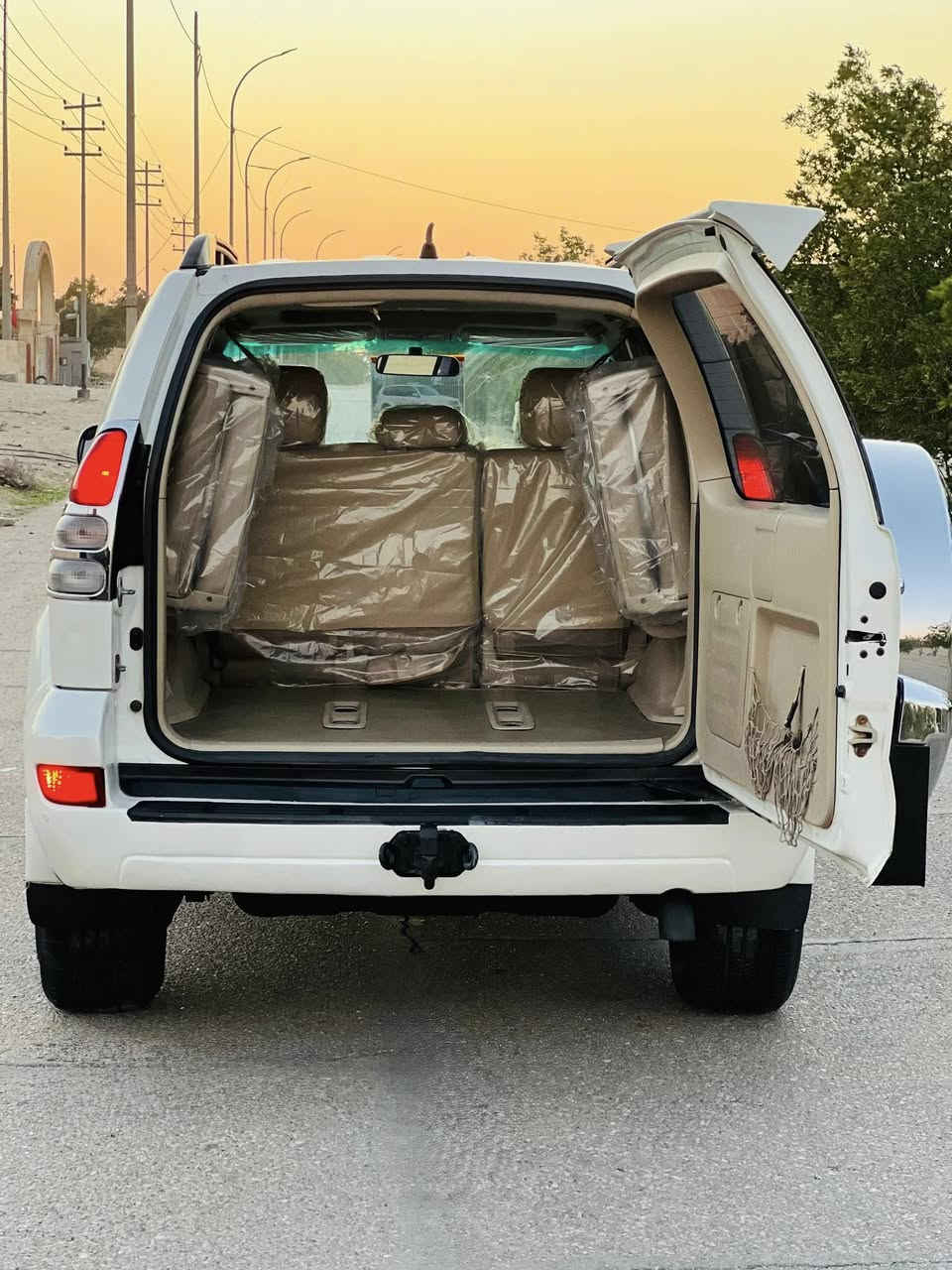 #البرادو_الجميل_بيع_سريع
سلام عليكم تيوتا برادو 2008 خليجي فول مواصفات 1/1 فتحه  
مكينه 6V/4000 مكفوله مع ((الكير اوتماتيك))
سياره جديده جدا مكفوله من الضربه والصبغ والتبديل  مع سونار مرفق بالمنشور فقط البنيد بيه تكشير صبغ ومصبوغ فقط (رقم بصره بسمي سنويه جديده وهزه 2031 دولي ) داخل عسلي 7 راكب فور ويل 3 قطع تبريد مع تبريد وتدفئه بالكشنات سبير تعليك كأمره شاشات 3 حساسات منضومه زنون اصلي تخم تاير حداده كله جاهزه من كلشي ستخدام شخصي 
عنواني البصره الاستفسار  ***********

سعرها معقول جدا 

لمعرفه السعر سوي تعليق على سوق بغداد أون لاين ـــــــ Baghdad Market Online
