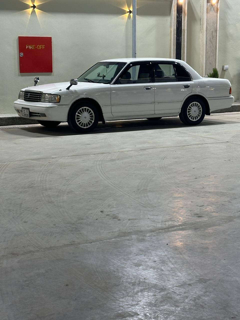 السلام عليكم للبيع كراون ارنب موديل 1994 بأسمي هزة جديده مكينه فيفتي 3000 بيه لاستيك ولف كير اكسل مكفول حداديه نص عمر مكفوله من الصبغ العام مكفوله من الكص ونقل الجثه والاصوليات والضربه ب٦٥ وبيه مجال ***********
