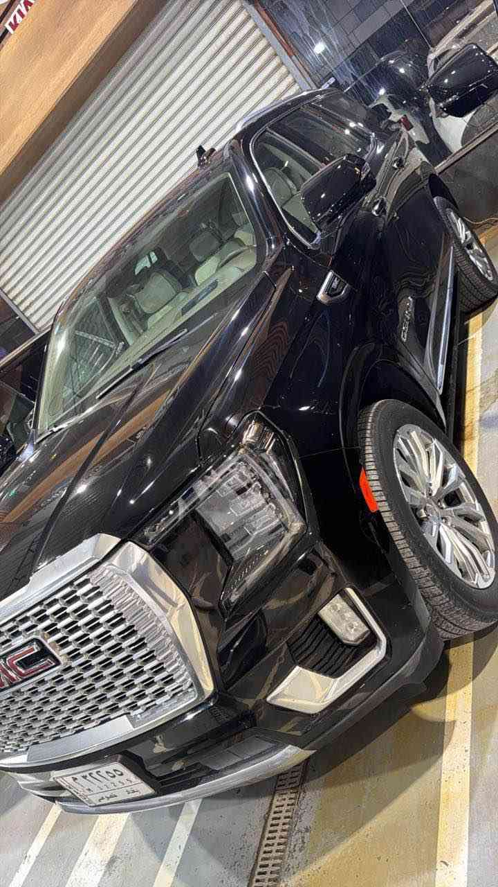 جي إم سي يوكن دينالي 2024 –  وكالة المنصور 
 2024 GMC Yukon Denali – 
  

•   🛣️  المسافة المقطوعة    -   20 الف كيلو 

------------------------------------------------------------ 
        

✅ المواصفات :

• الموديل: 2024 Denali
• الحالة:مستخدم  / وكالة المنصور ✅
• المحرك: 8 سلندر 6200 CC V8 ⚡ (قوة وأداء استثنائي)
• ناقل حركة: أوتوماتيك – 10 سرعات
• نظام الدفع: 4x4 ذكي
• الجنوط: 22 إنش أصلية فاخرة 🛞
• مقاعد جلد فاخر مع تبريد وتدفئة + تحكم كهربائي كامل 🛋️
• شاشة وسطية كبيرة مع Apple CarPlay & Android Auto 📱
• نظام صوتي Bose فاخر 🎶
• فتحة سقف بانورامية واسعة 🌌
• مقاعد 3 صفوف تتسع لغاية 8 ركاب براحة كاملة 👨‍👩‍👧‍👦
• شاشة عدادات رقمية 12 إنش + شاشة للركاب الخلفيين 🎥
• كاميرات 360 درجة + حساسات أمامية وخلفية 📸
• أنظمة أمان متطورة: تنبيه تصادم – مساعد البقاء بالمسار – مثبت سرعة ذكي 🛡️
• تشغيل عن بُعد + دخول ذكي + تشغيل بالزر 🔑
• إنارة LED كاملة مع تصميم مميز 💡
✨ ال يوكن دينالي 2024 هو رمز القوة والفخامة الأمريكية، سيارة للطرق الطويلة والرحلات العائلية والظهور المميز.
 

#*********** حلة, بابل
