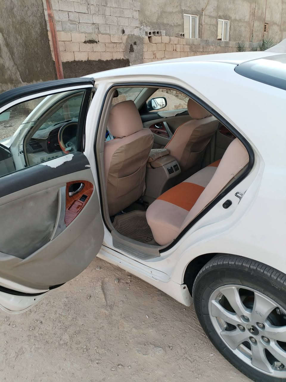 كامري للبيع موديل ٨محدثه11 بيه 3قطع وابيعك حزام كير محرك كفاله مكان السياره الانبار رمادي السعر 110وبيه مجال ***********
