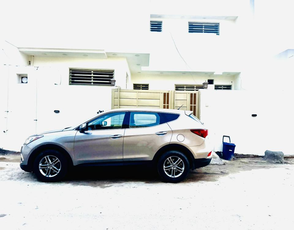 #بيع #مستعجل سنتافي موديل 2018 وأرد أمريكي #سعر 160 وبيه مجال ضربتها خفيفة بخشم البنيد شيء بسيط بدون دواخل مكينة 4 سلندر و باردات بسيطة و الباقي كفالة كلها السيارة مكينه وكير برغي ممفتوح 
 3 قطع تبريد ماشيه  90 ميل تحكمات جيهتين  شاشة كامرة دوارة كشنات جلد وكهرباء وهيترات وتبريد بل كشنات يدات نيكل ( 3 انظمة  نضام يكو اقتصادي و نورمال و سبورت )  مانع انزلاق صدر امامي وخلفي جدد تبريد ثلج تخم تايرات جدد كهربائيات كلهة شغالة سياره جاهزه من كل شي اي نقص مابيه رقم قادسية  الجديد بسمي تحويل ثاني يوم .....
مكانها قادسية  الاتصال على الرقم ***********
