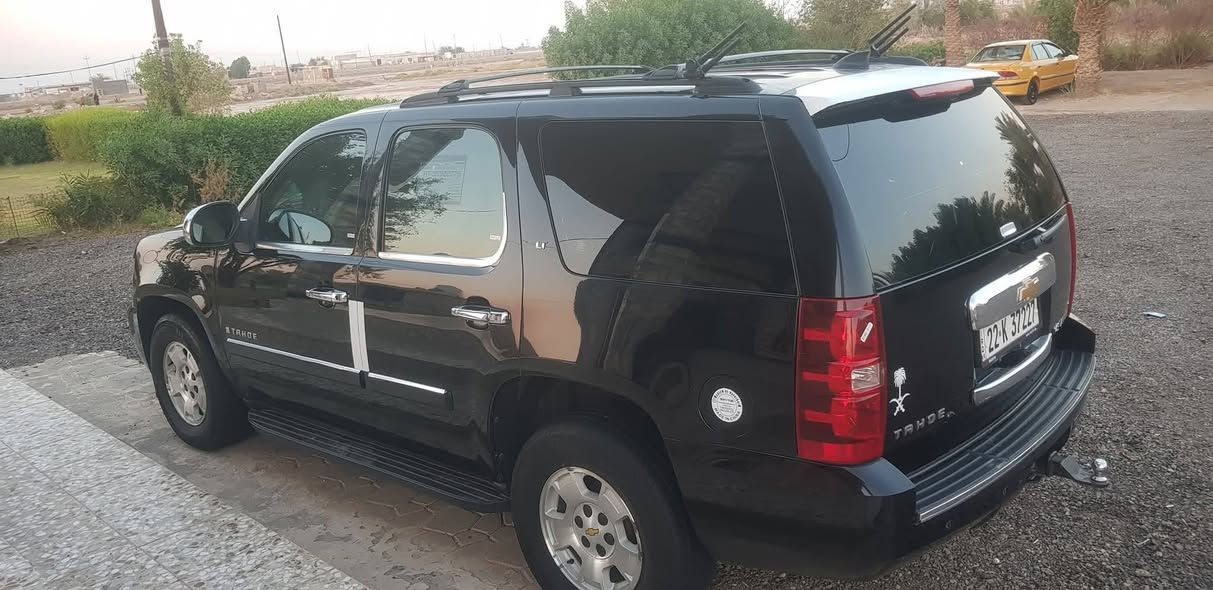 سلام عليكم(تاهوو2009 خليجي مواصفات LT )أصل(سيارة جاهزة من طول لطول تخم تاير تبريد كير مكينه اكسن حداديه (كله كفاله ) سيارة مامبدل بيهاا اي قطعه كله بلاد. السياره بئسمي رقم جديد سنويه جديده
هزه جديده الداخل شاشه. كبيره تشغيل عن بعد كشنات كهربائيه. داخل بيجي 
 مكفوله (للستفسار ***********
واني خادم.
