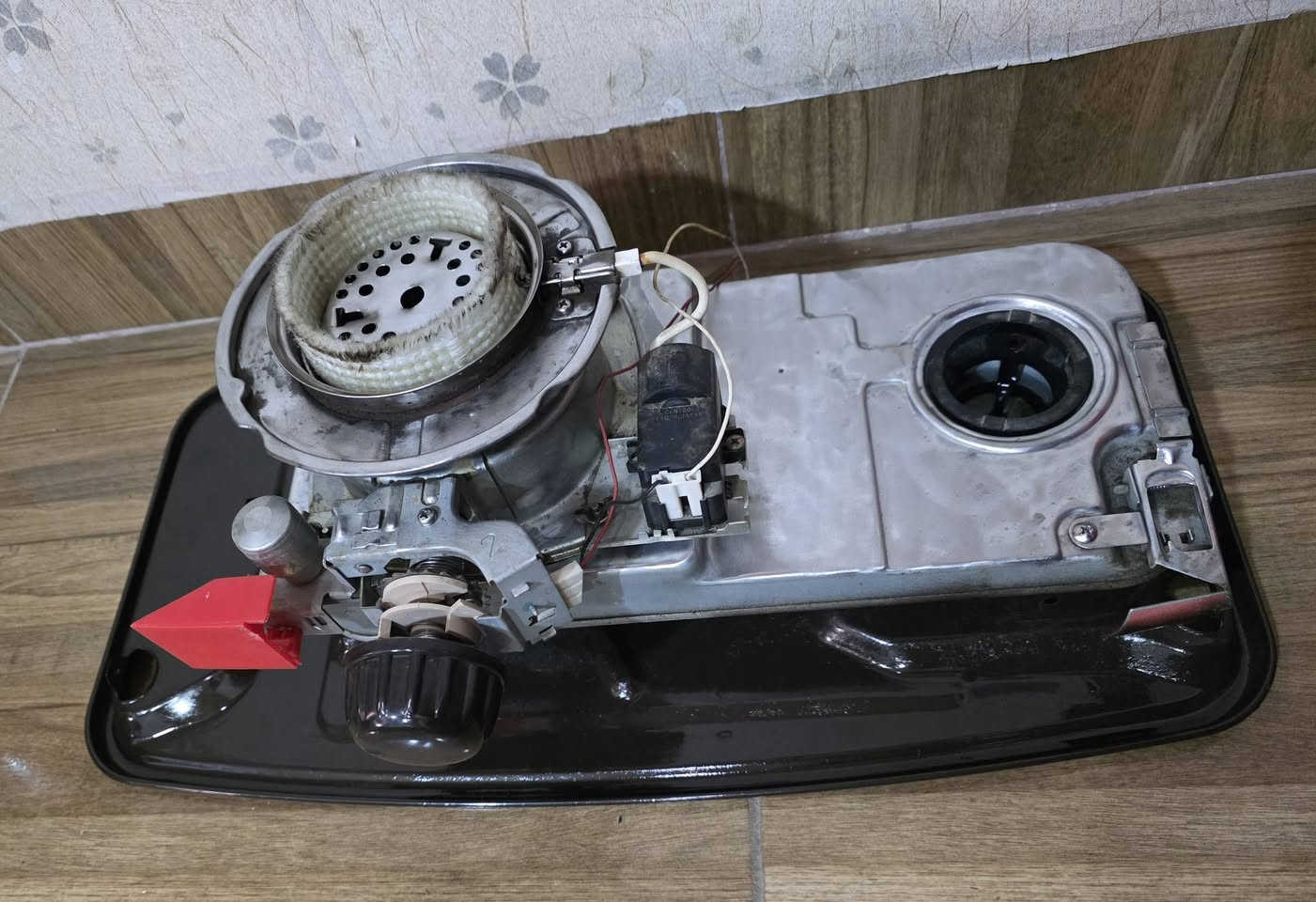 ئەم زۆپایە بۆفڕۆشتن ( تۆربۆی یابانی )عەسڵییە زۆر تازەو جوان وبێ عەیبە   وەک لۆک وایە مەزبووتە هیچ كێشەیەكی نییە
ژەنگ و ڕزیوی نیە 
پڵیتەی تازەیە  سلێمانی بەکرەجۆ 
  گەیاندن هەیە بۆ هەموو شوێنێك  🚕
***********      ***********
