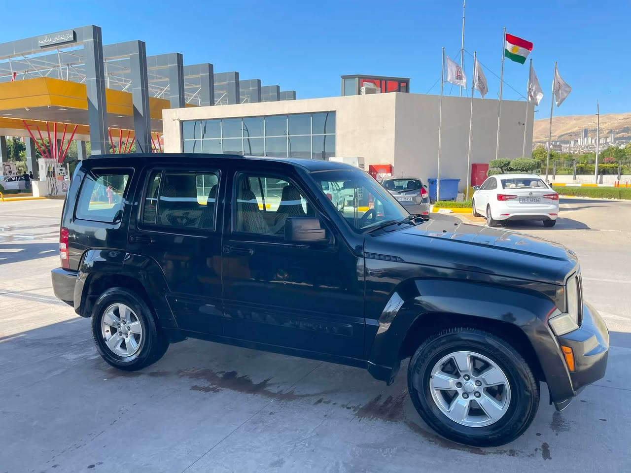 Jeep liberty 2011
ڕەش قەتران
مەکینە 3.7
گێڕ و مەکینە دەبڵ ئەکسل  و تەبرید بەشەرت
٤تایەی تازەیە 
گێڕ ئۆتۆماتیک 
تەحویل و غەرامەی بەشەرت 
حیزام بۆیاخ نیە  پەڵە پەڵەیە بە حیزام ئەیفرۆشم دەعمی 
قورسی نیە ئێرباگ نەتەقیوە
سەقفی بەشەرت  بەس کاڵبۆتەوە
سەنەوی بەسەرچوە
ماڵی دۆستە سەیارەی ماڵە 
سعری75 معامەلە 

***********
