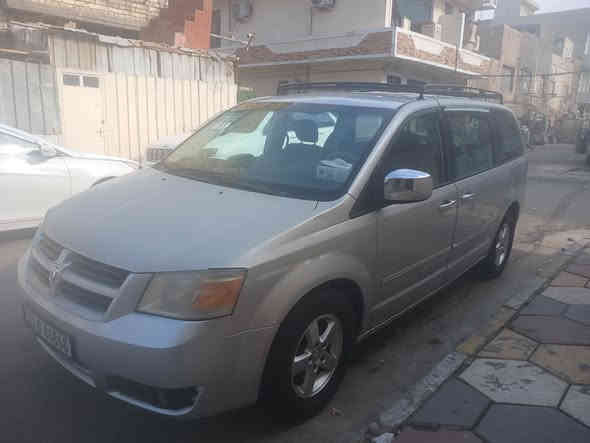 دوج كرفان ٢٠٠٨ محرك ٣٨٠٠
تدفئة تبريد والمكينة بيها خيط تبخير  بدون حادث صبغ جمالية مطلوب بيها شده وخمسة بيها مجال بسيط 
الرقم ***********
