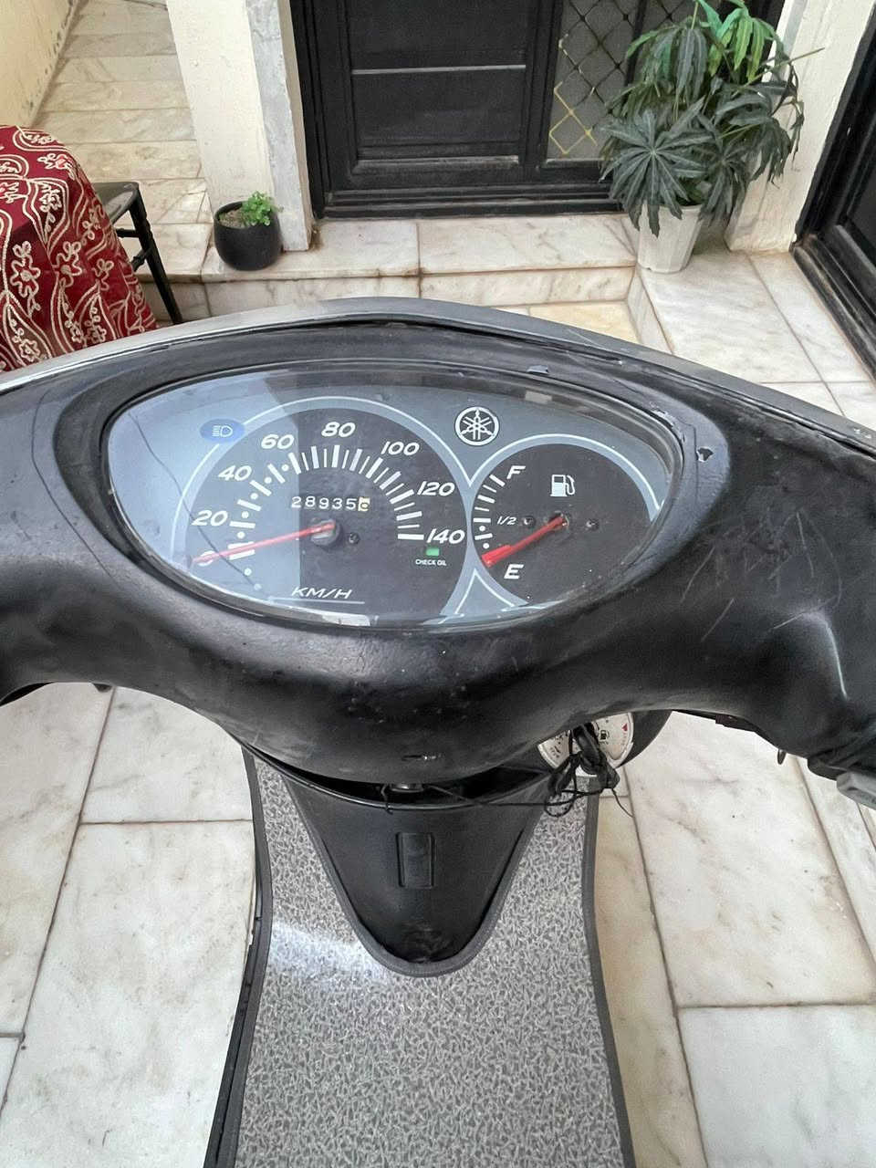 السلام عليكم دراجه ابريز الدراجه خير من الله مكينه اتخبل كهربائيات كلها شغاله دبلات شغاله تايرات جدد شلعه ومعدل حلوه الدراجه اتخبل  السعر (٦٥٠) العنوان (بغداد /الكريعات) رقمي /***********/
