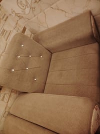 ٢ تخامة • ٤ كراسي • ٣ قنقات