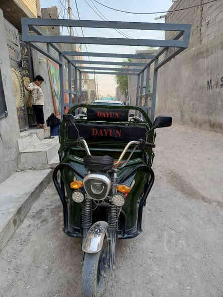 السلام عليكم اخوتي ستوته شحن البيع نضيفه 10بطاريات 5جديد5نص عمر سعر مليون 300بغداد سبع قصور وبيه مجال ***********
