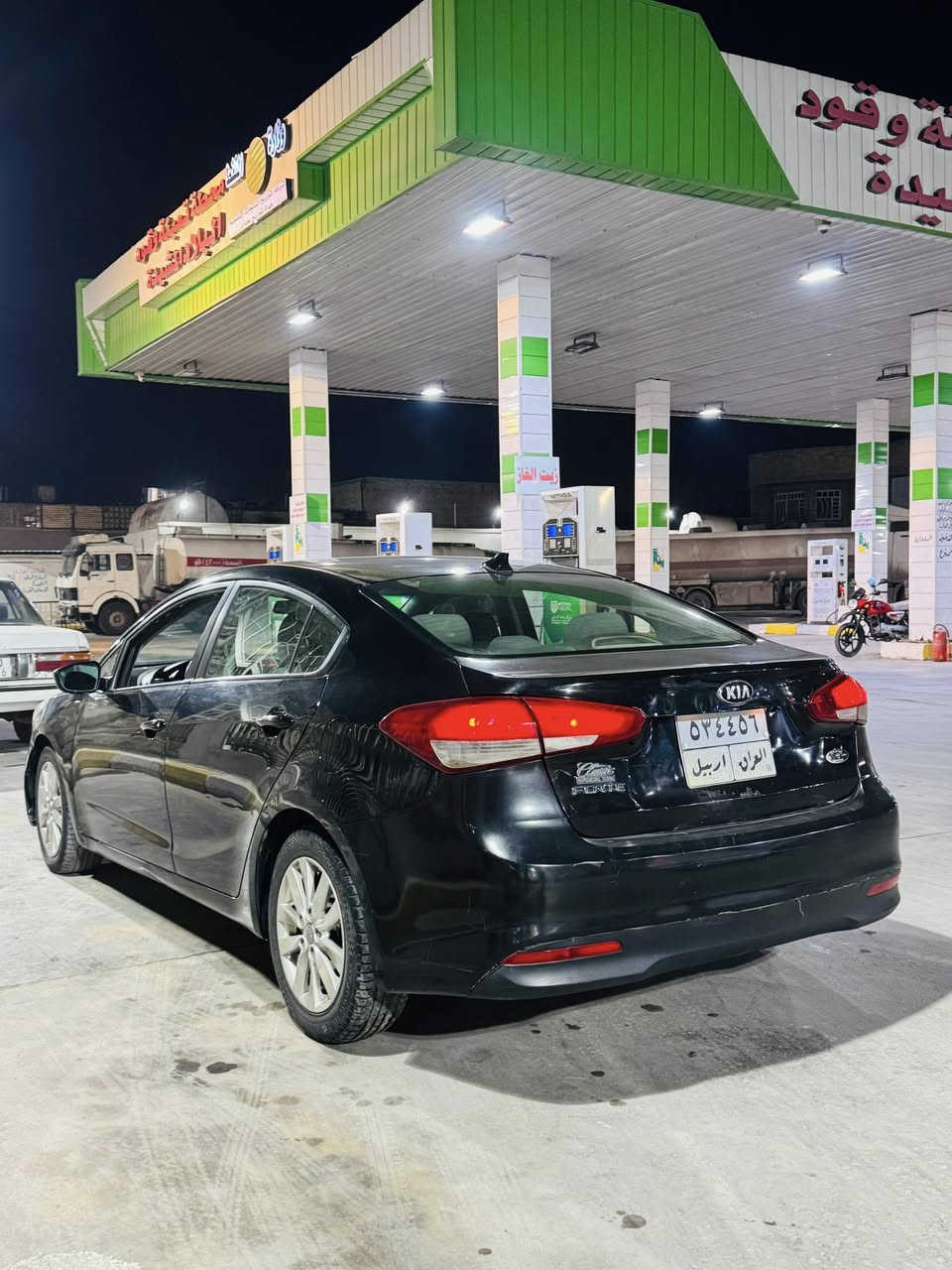 سلام عليكم 
كيا فورتي موديل 2017
رقم اربيل بسم شركه
ناشر سونار وصور الحادث 
لغد شاصي مكفولات
ماشيه 131
مكينه كير مكفولات كير AT
حداديه تخم تاير كله جديد
سعر 98$وبيه مجال 
مكان سياره بغداد الكاضميه 
رقم الهاتف
***********
