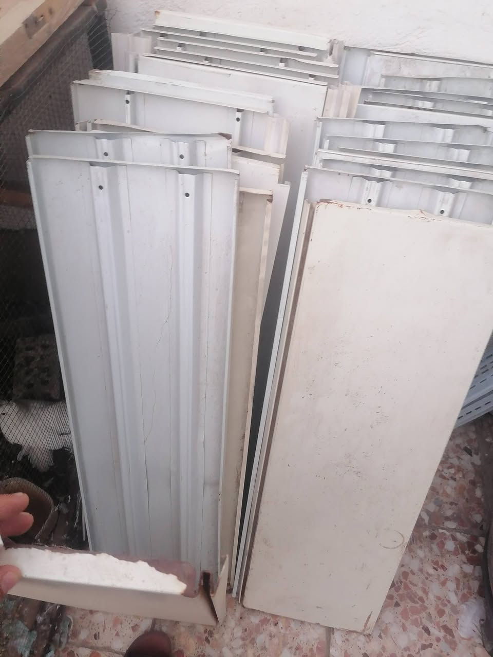 السلام عليكم رفوف تركي لبيع بغداد حي البتول *********** ابو الجسر كاملات 31رف هنة وملحقاتهن
