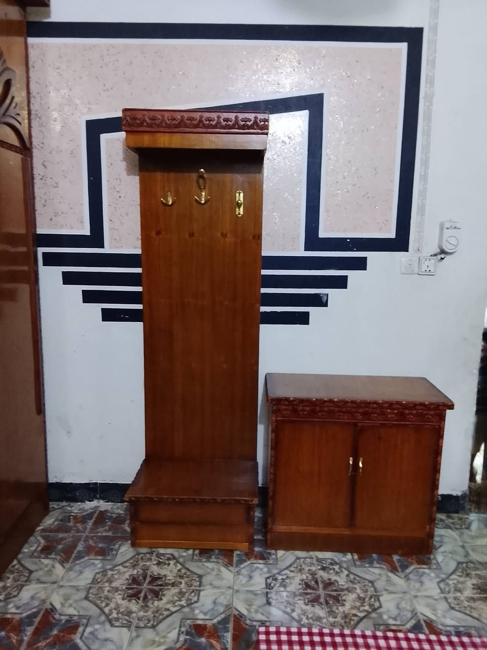 السلام عليكم غرفه اخشاب للبيع السعر450 وبيها مجال العنوان الرمادي التئميم***********
@
