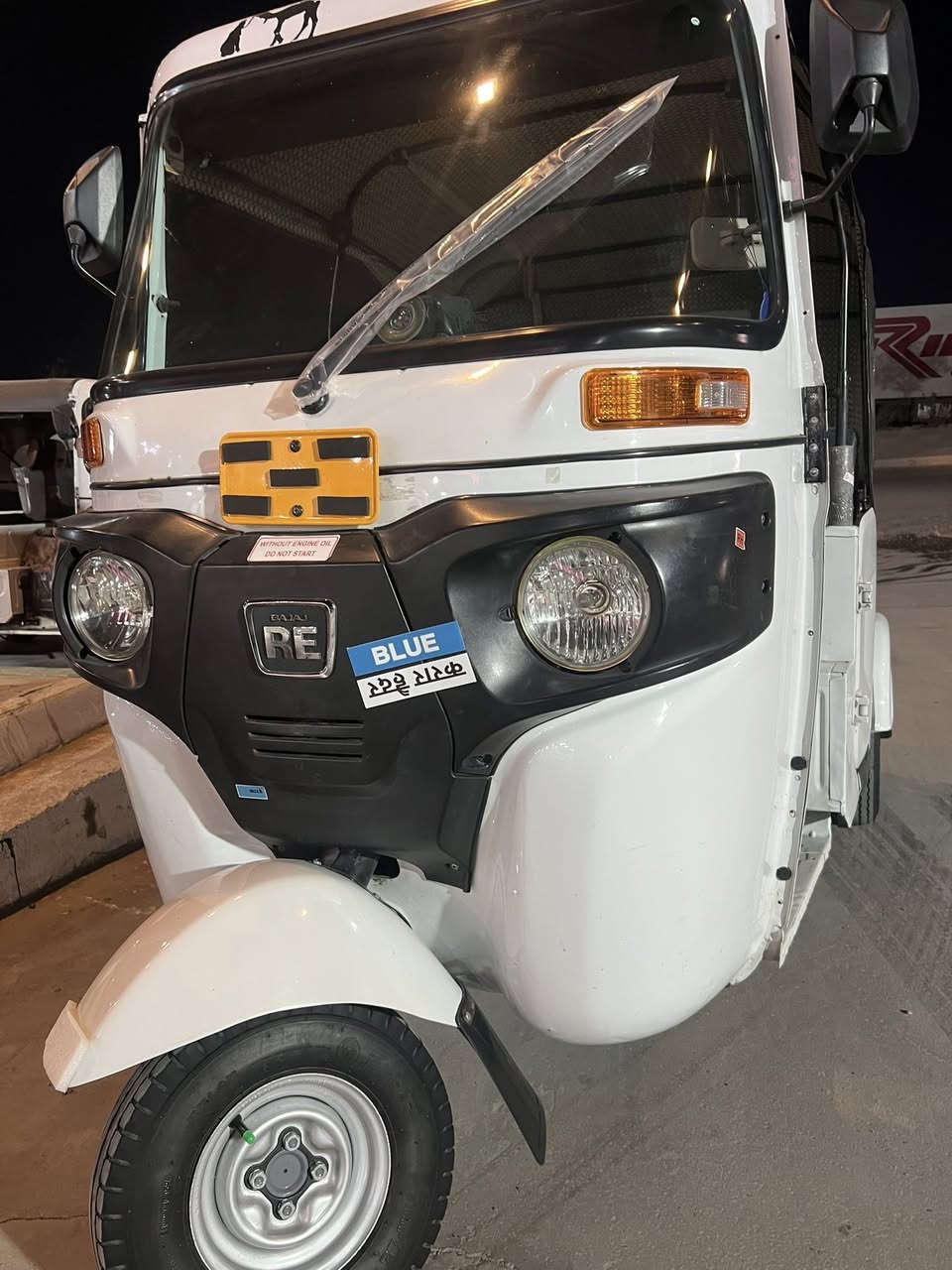 السلام عليكم تكتك ٢٢ شهر ل ١١ كفالة كشر ومكينة وكسل العنوان بغداد البياع قرب تقاطع درويش اتصل ع ***********
